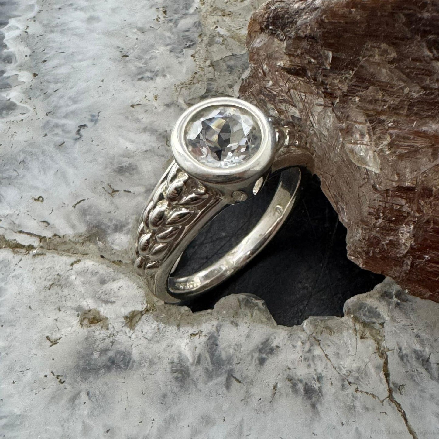 Carolyn Pollack Sterling Silver White Topaz Decorated Shank Ring Size 7 For Women