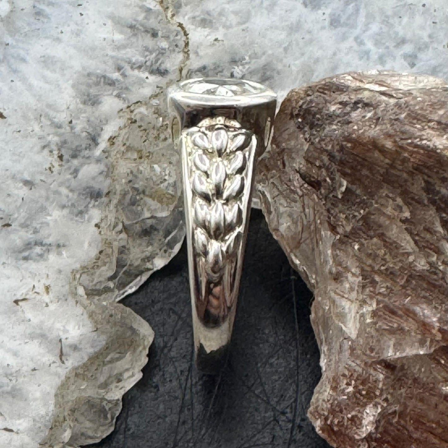 Carolyn Pollack Sterling Silver White Topaz Decorated Shank Ring Size 7 For Women