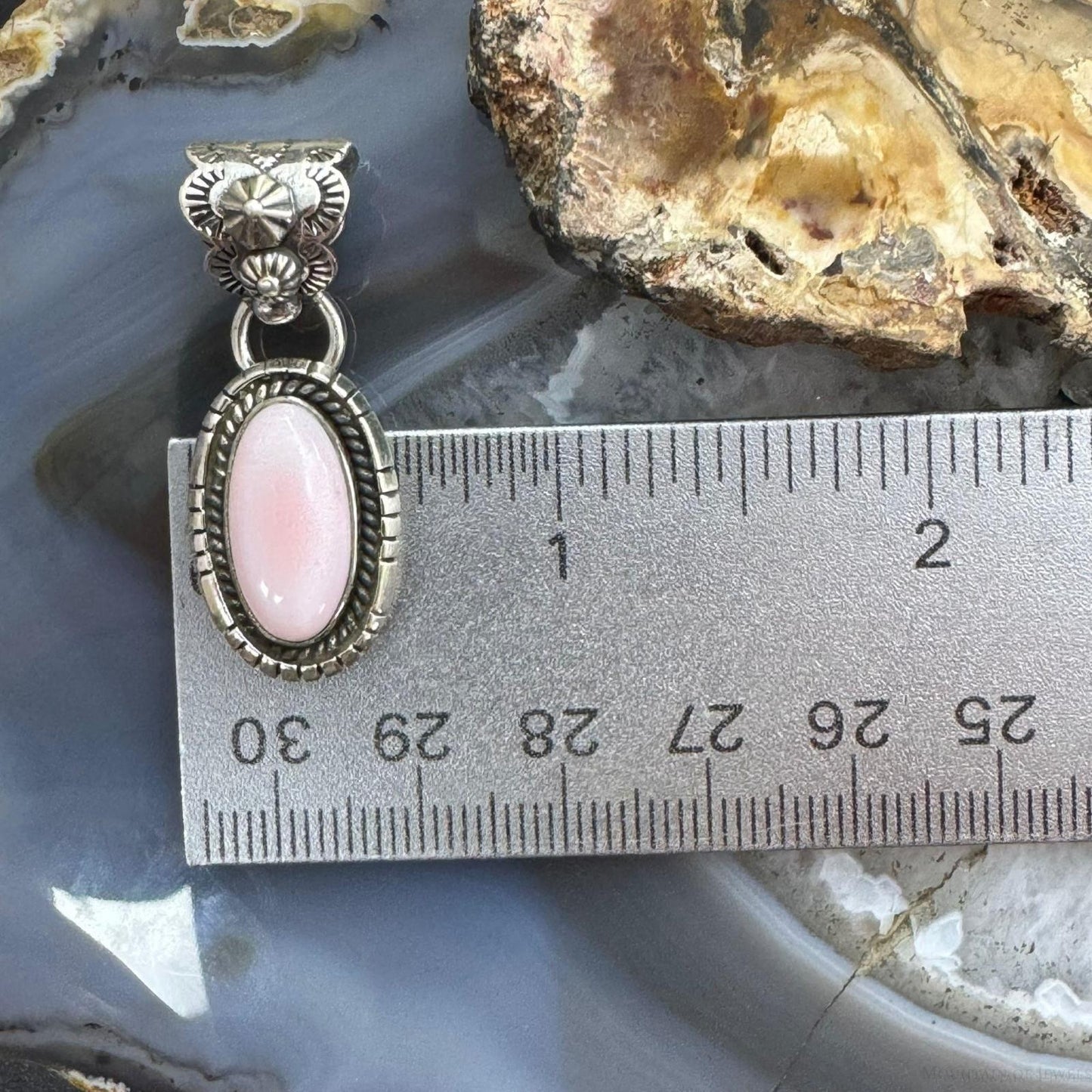 Native American Sterling Silver Oval Pink Conch Decorated Pendant For Women