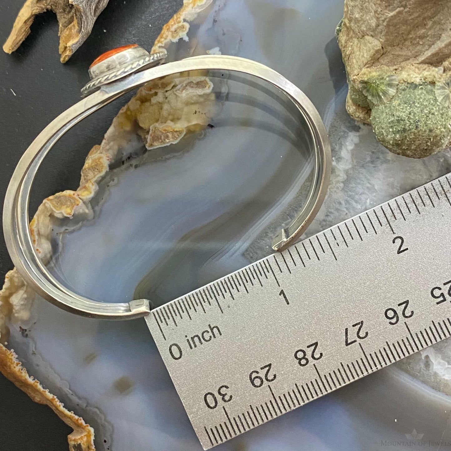 Native American Sterling Silver Oval Spiny Oyster Split Shank Bracelet For Women