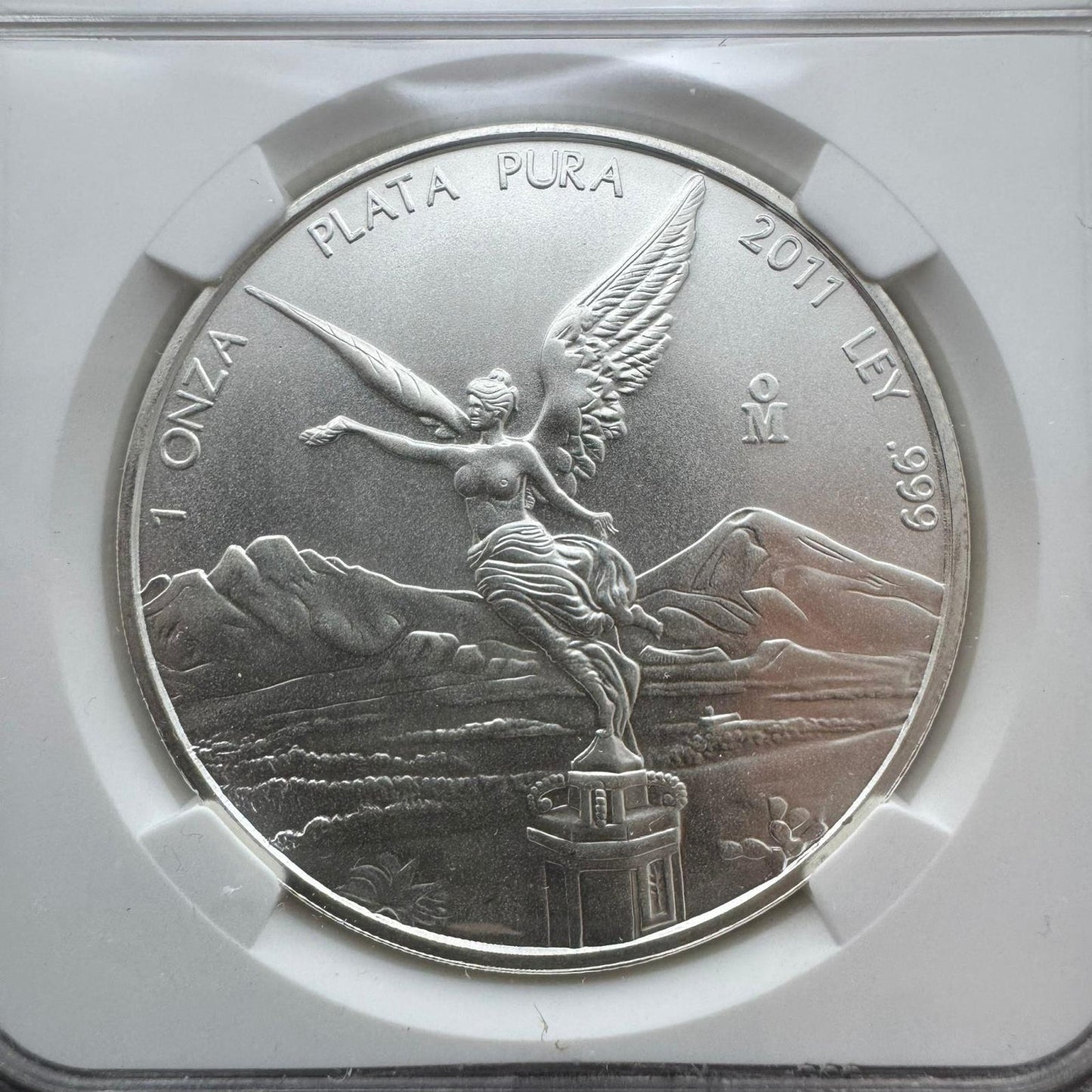2011 Mexico One Ounce Libertad .999 Fine Silver NGC MS69 #2943174-003