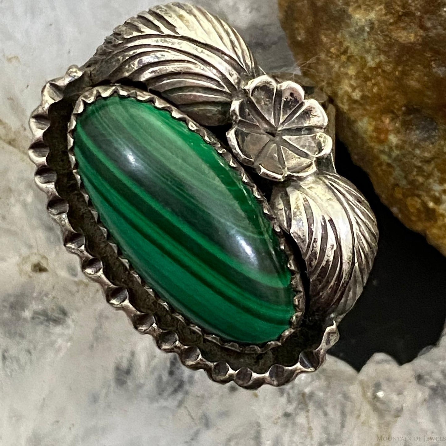 Vintage Native American Silver Oval Malachite Ornate Ring Size 7.5 For Women