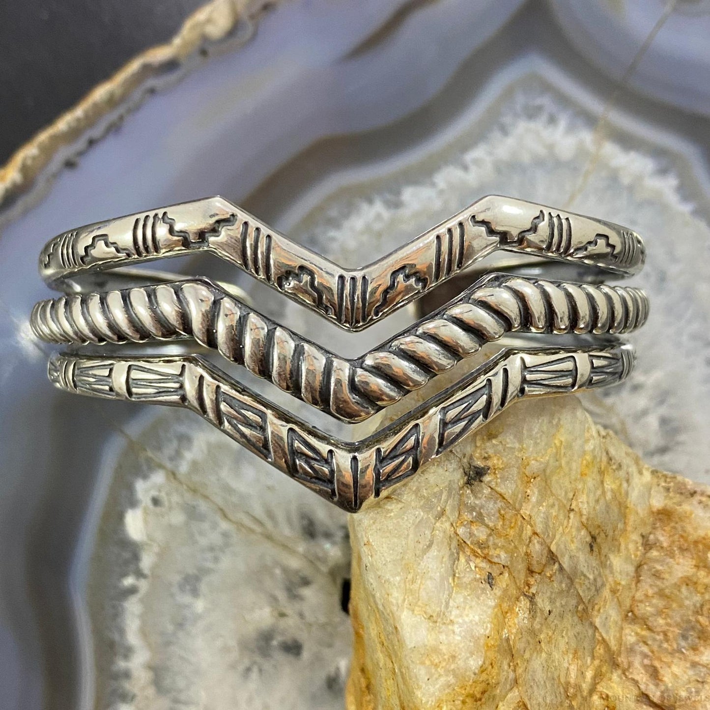 Carolyn Pollack Vintage Southwestern Style Sterling Silver Chevron Decorated Bracelet For Women