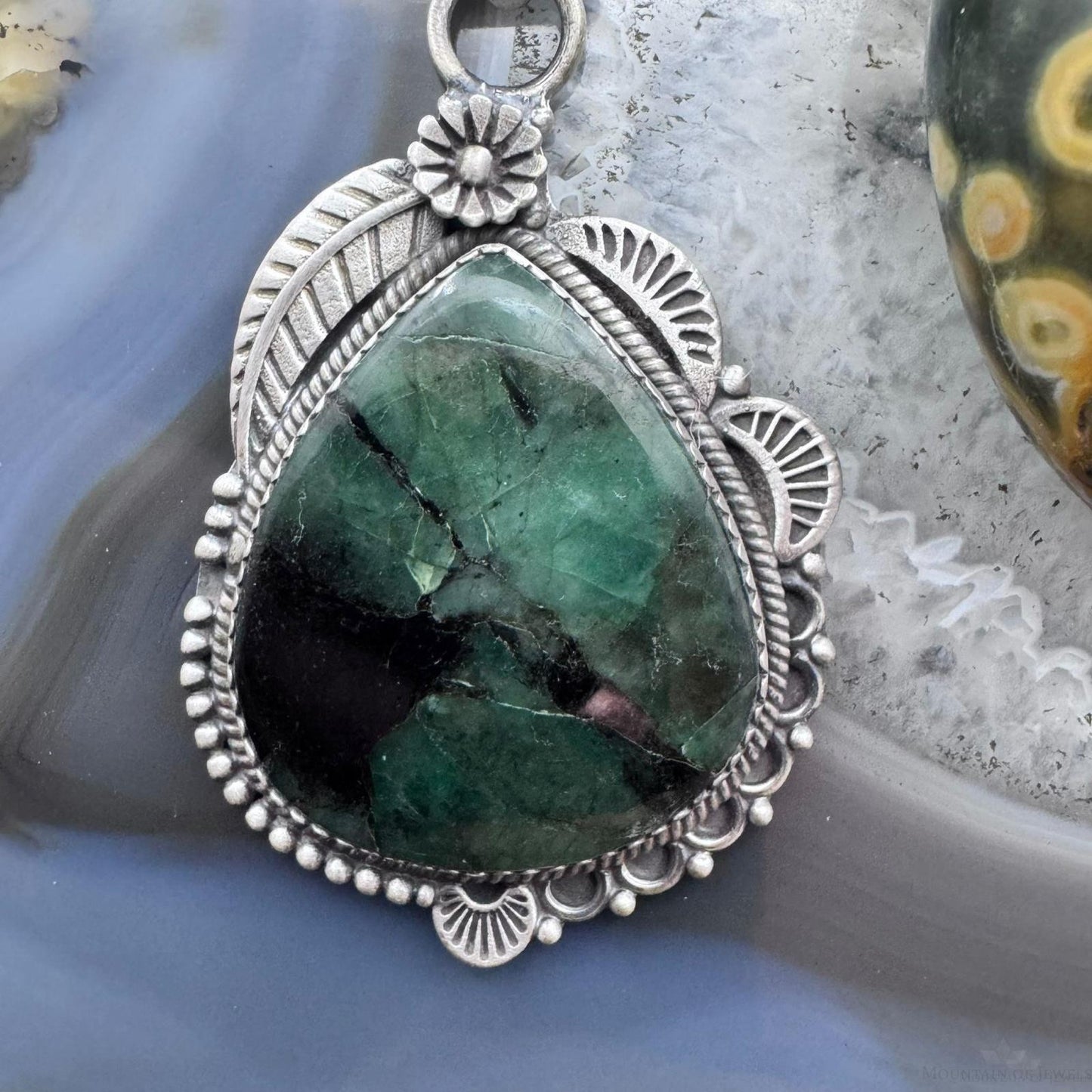 Sterling Silver Southwestern Style Teardrop Emerald Decorated Pendant For Women