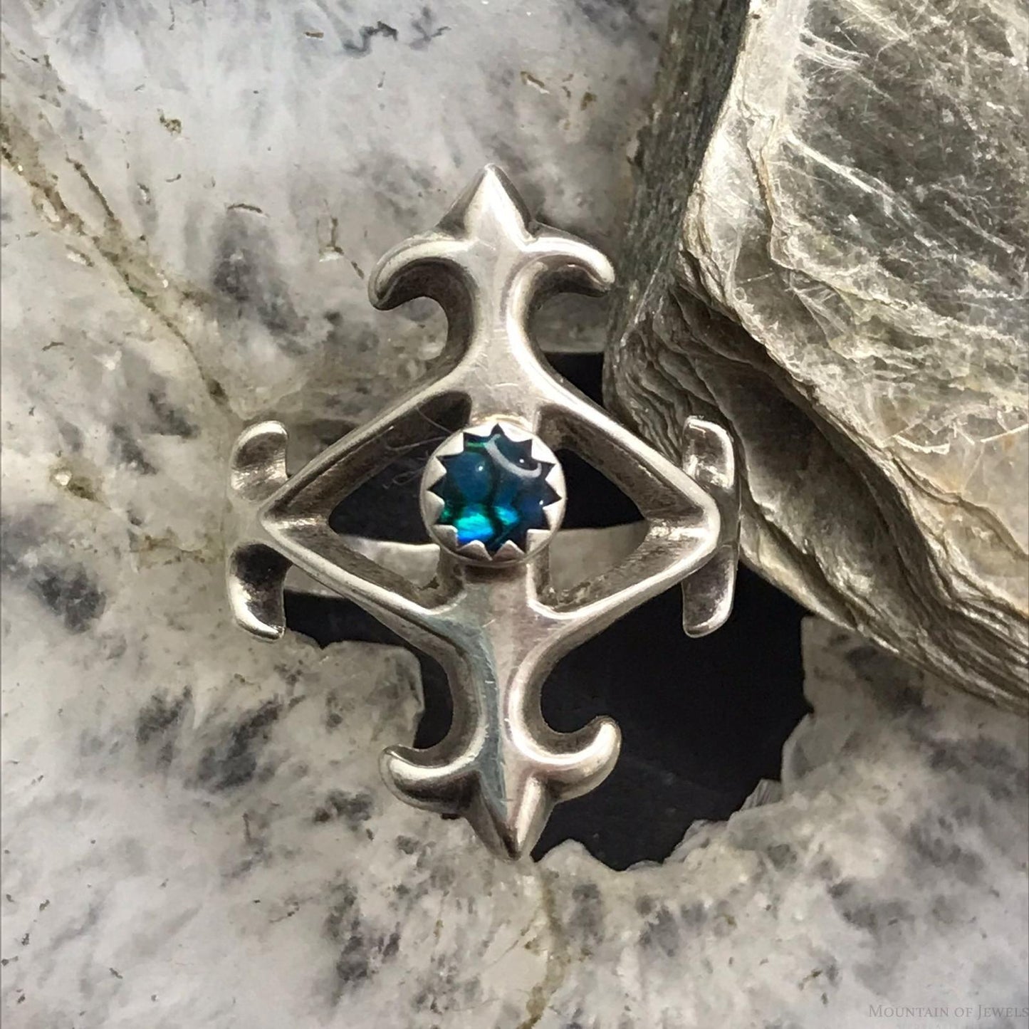 Vintage Silver Paua Dot Fleur-de-lis Ring Size 7.5 For Women