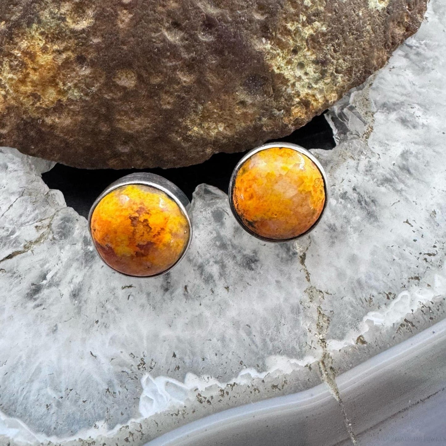 Sterling Silver Southwestern Style Spiny Oyster Rounded Stud Earrings For Women