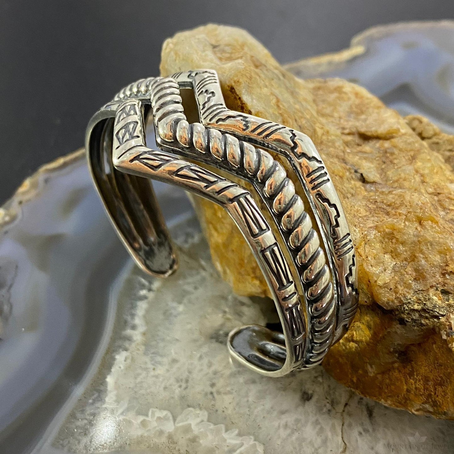 Carolyn Pollack Vintage Southwestern Style Sterling Silver Chevron Decorated Bracelet For Women