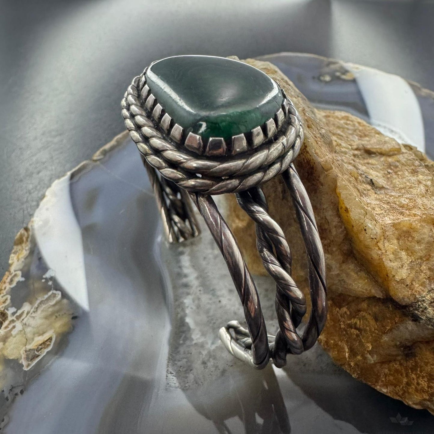 Vintage Taos Pueblo Native American Sterling Silver Malachite Bracelet For Women