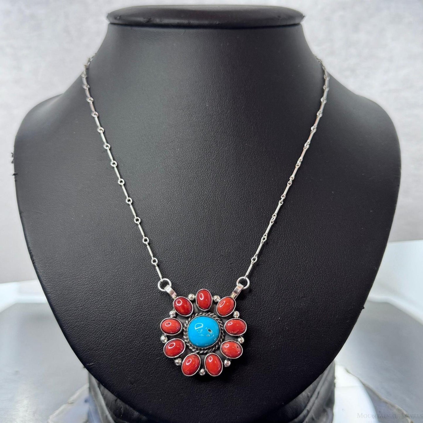 Native American Sterling Silver Round Turquoise W/Oval Coral Cluster Pendant W/Necklace For Women
