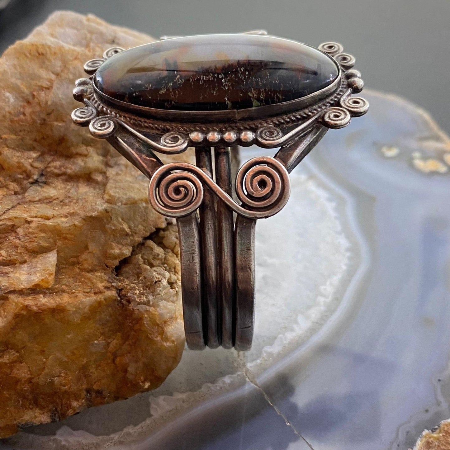Native American Silver Oval Agate Decorated Heavy Gauge Cuff Bracelet For Women