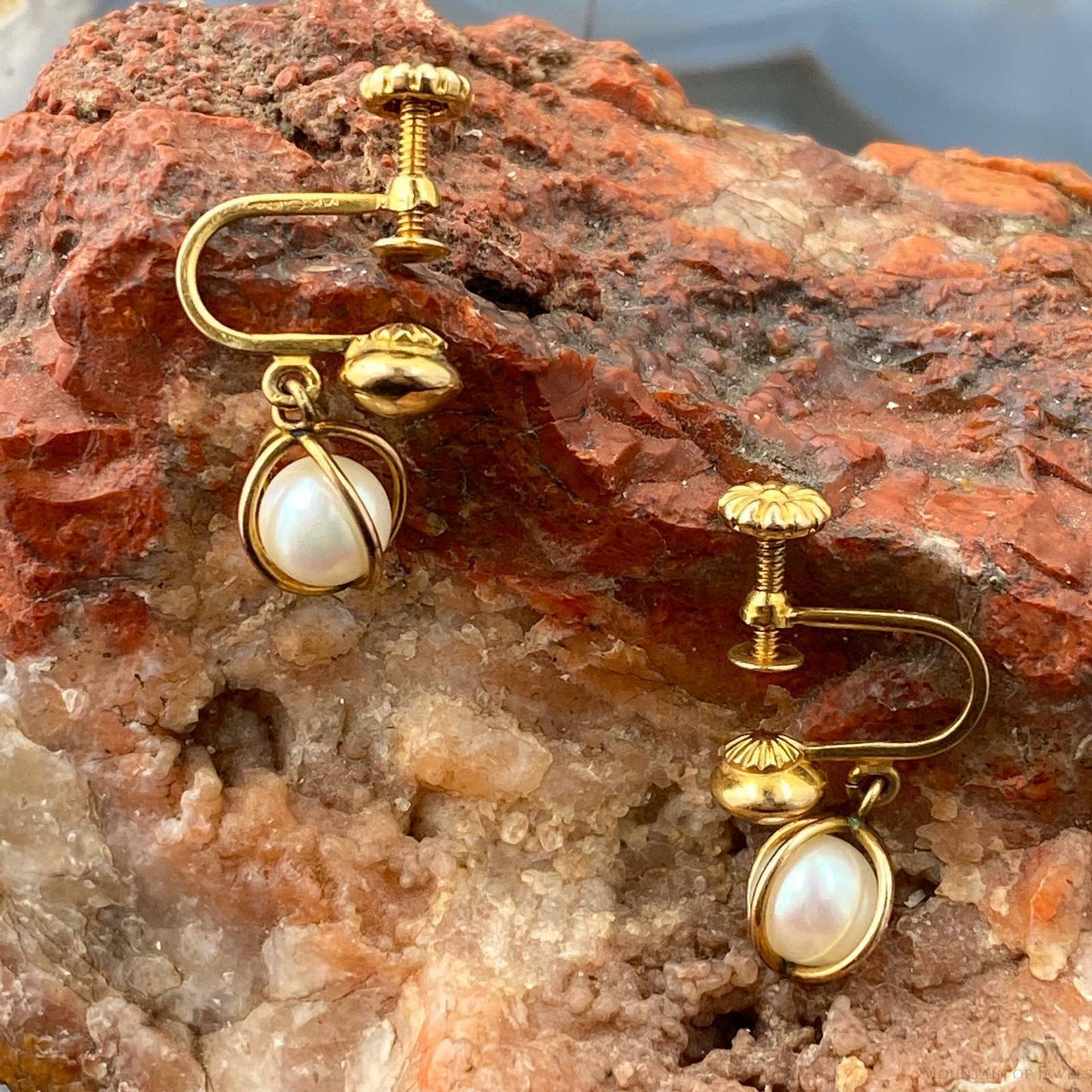 14K Yellow Gold Screw Back Pearl Stud Earrings For Women