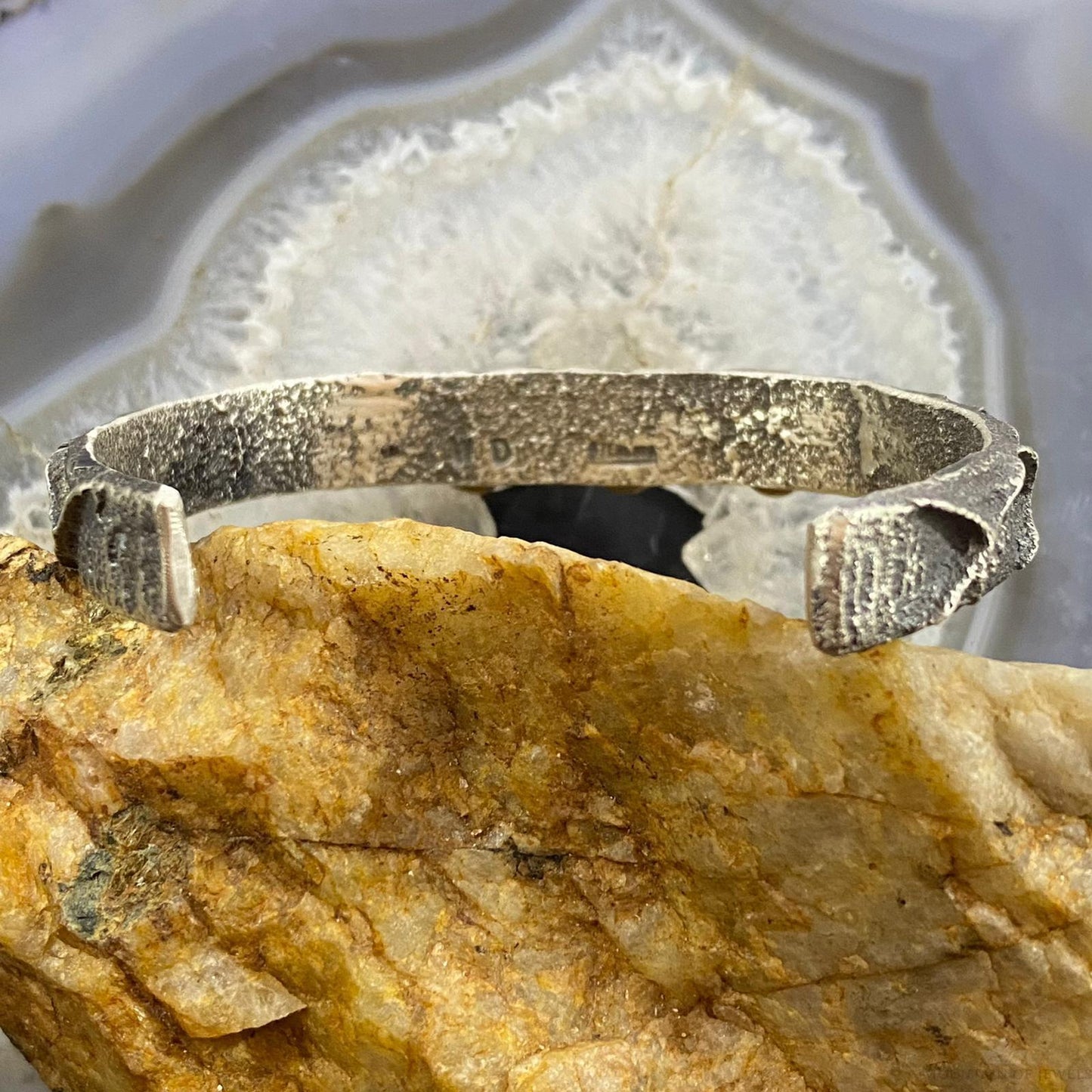Wilson Dawes Sterling Silver Teardrop Pink Conch Shell Tufa Cast Bracelet For Women