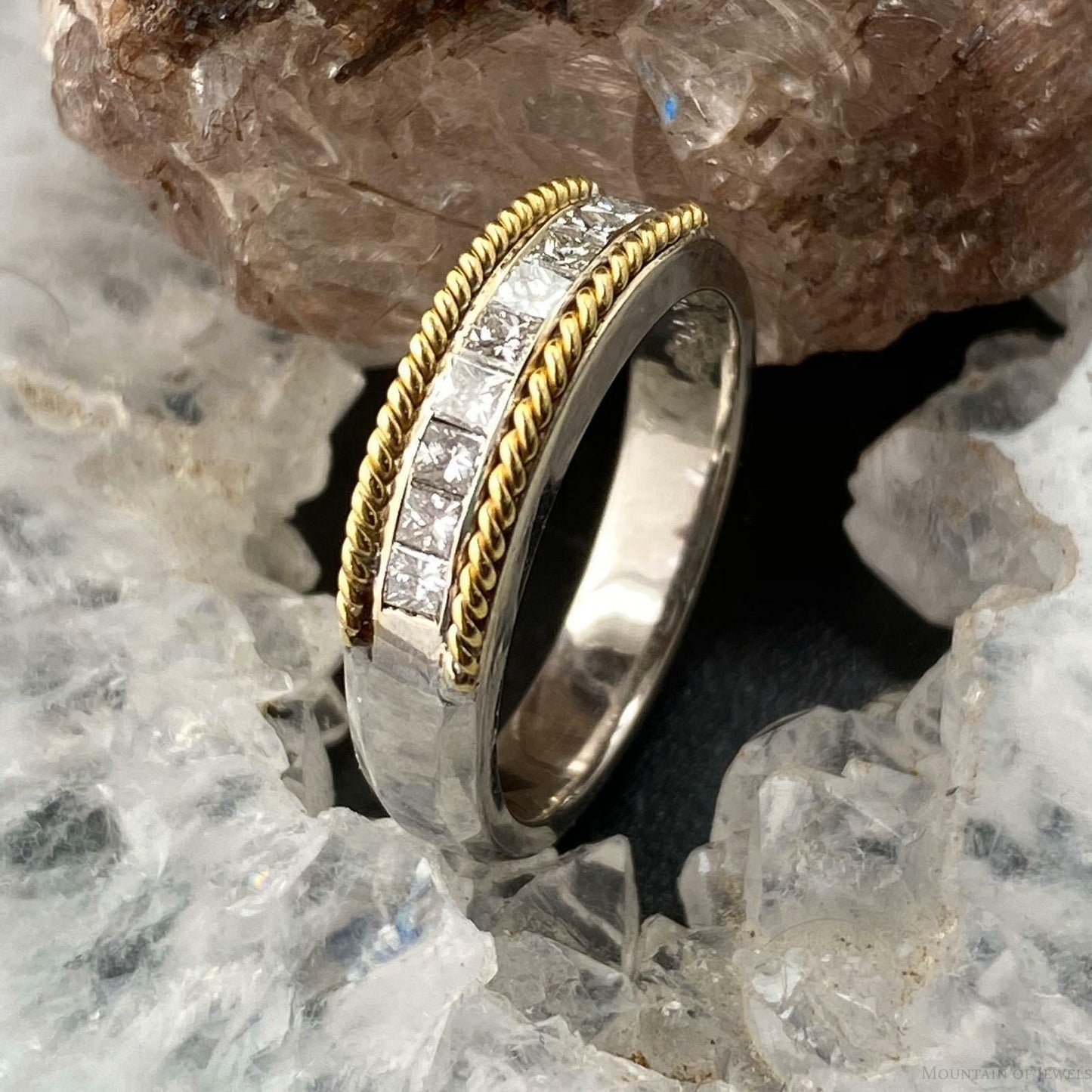 14K Two Tone Gold and Diamonds Wedding Band Ring Size 6 For Women