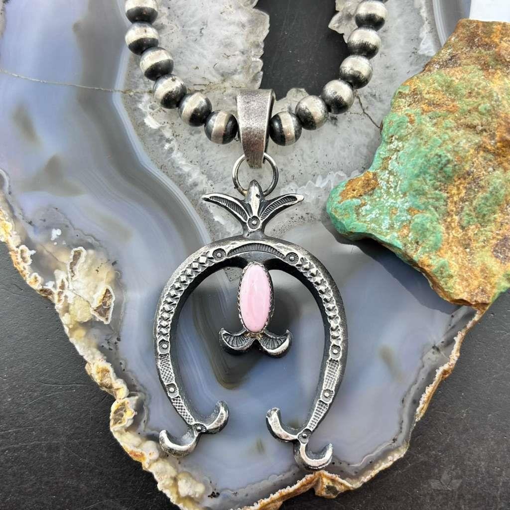 Eva & Linberg Billah Native American Sterling Silver Pink Conch Naja Pendant For Women