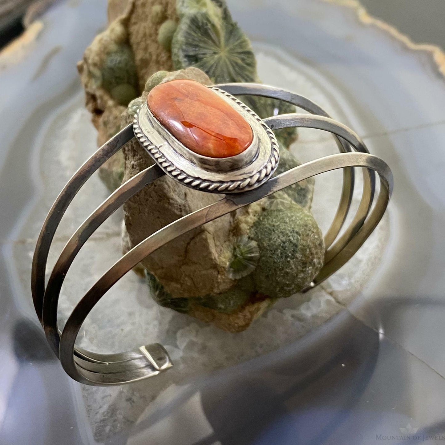 Native American Sterling Silver Oval Spiny Oyster Split Shank Bracelet For Women