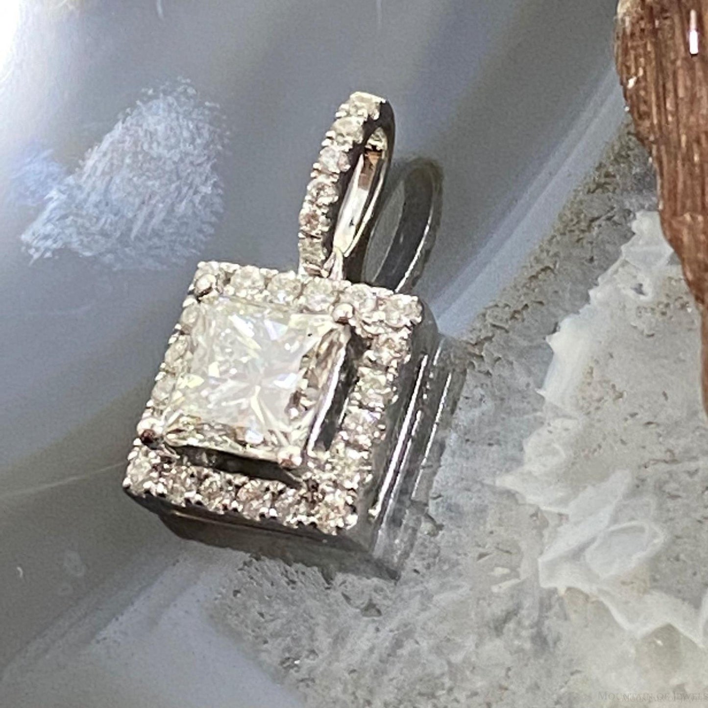 14K Yellow Gold Halo Style 1.01ctw Diamond Pendant For Women