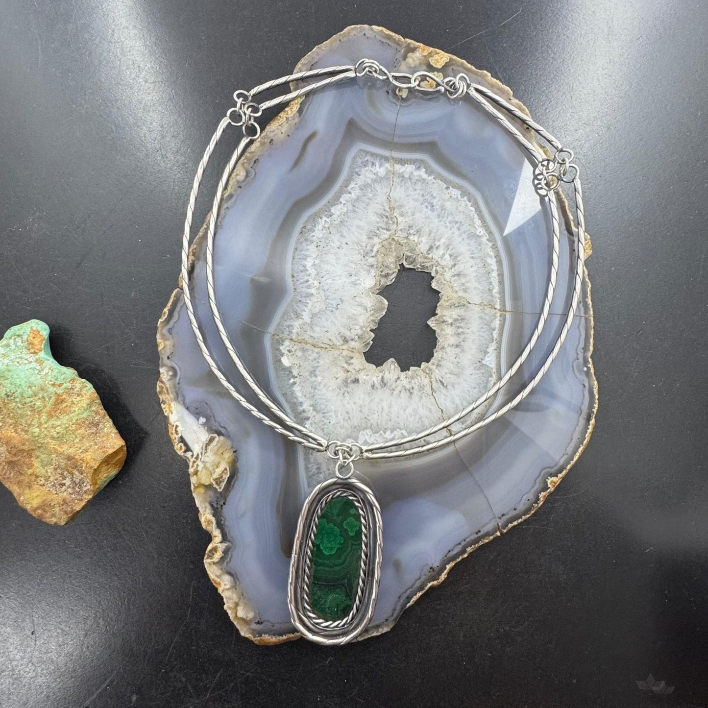 Vintage Silver Southwestern Style Large Oval Malachite Set In Double Wire Choker For Women