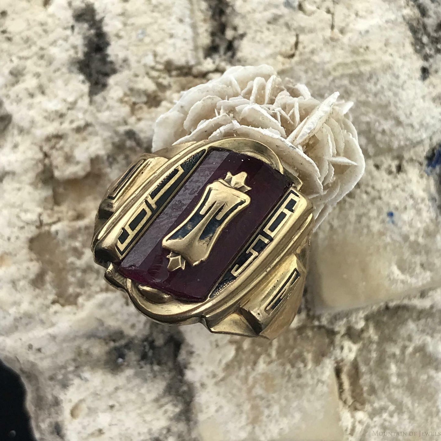 Vintage 1965 Taos High School, New Mexico 10K Gold Ring