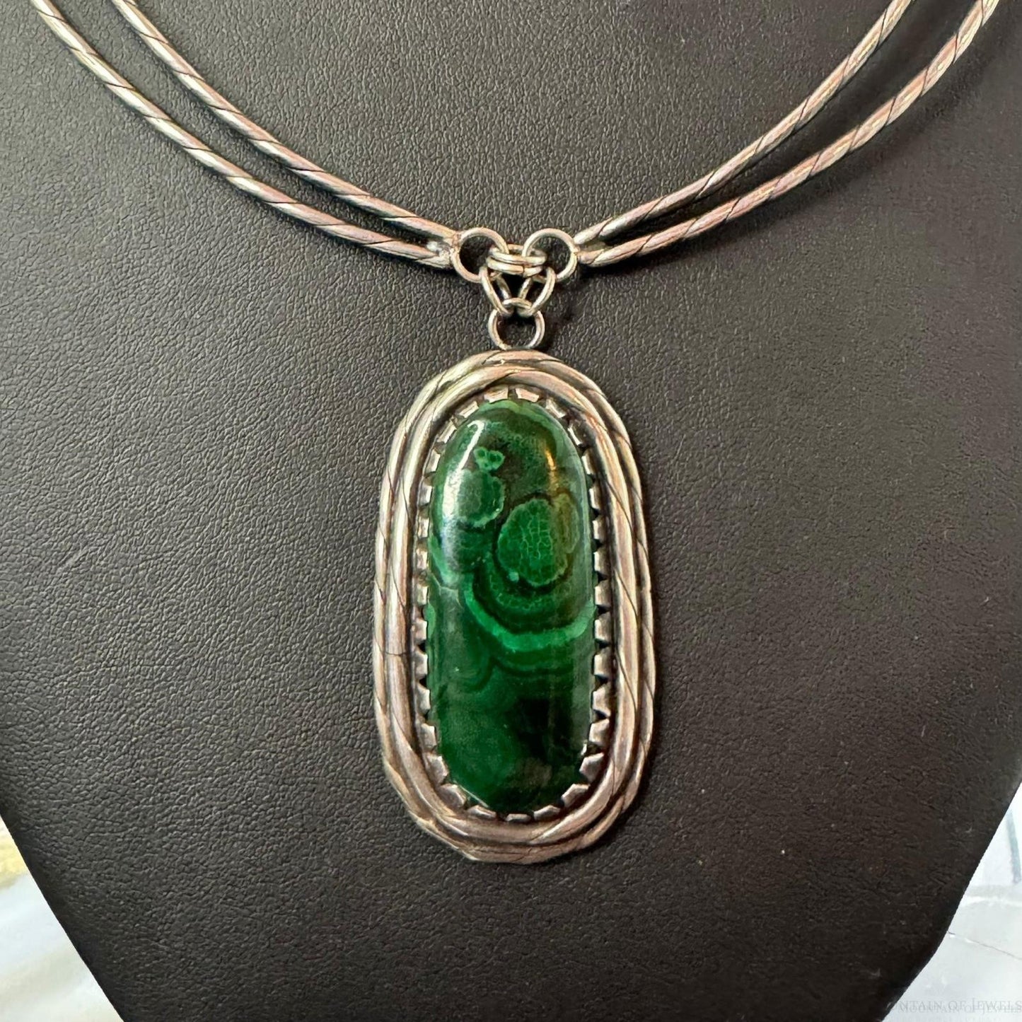 Vintage Silver Southwestern Style Large Oval Malachite Set In Double Wire Choker For Women