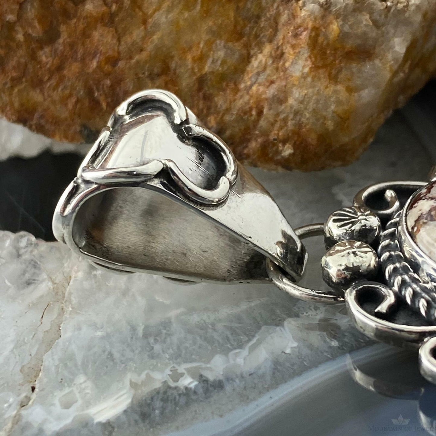 Gilbert Nez Native American Sterling Silver Oval Wild Horse Unisex Pendant Necklace