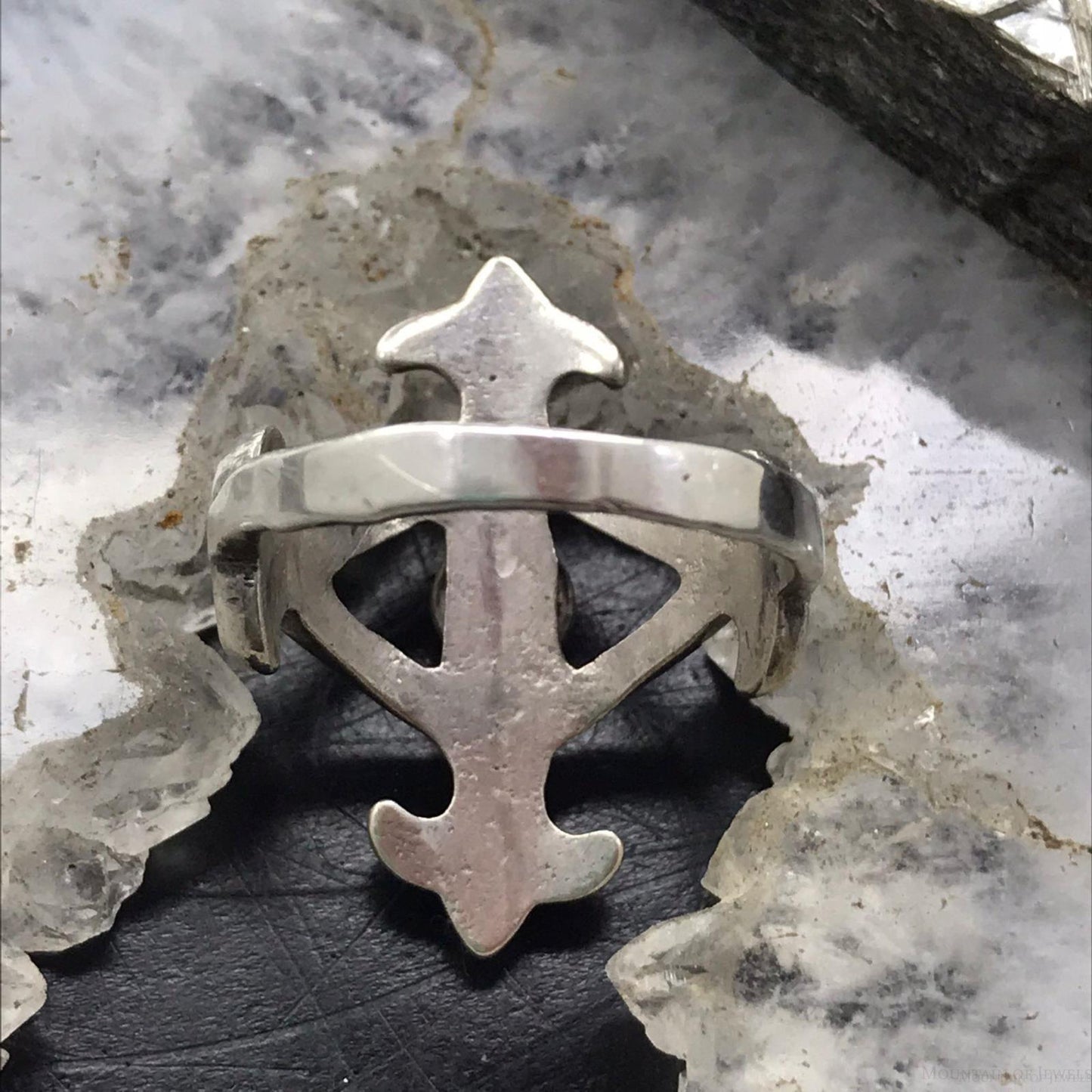 Vintage Silver Paua Dot Fleur-de-lis Ring Size 7.5 For Women
