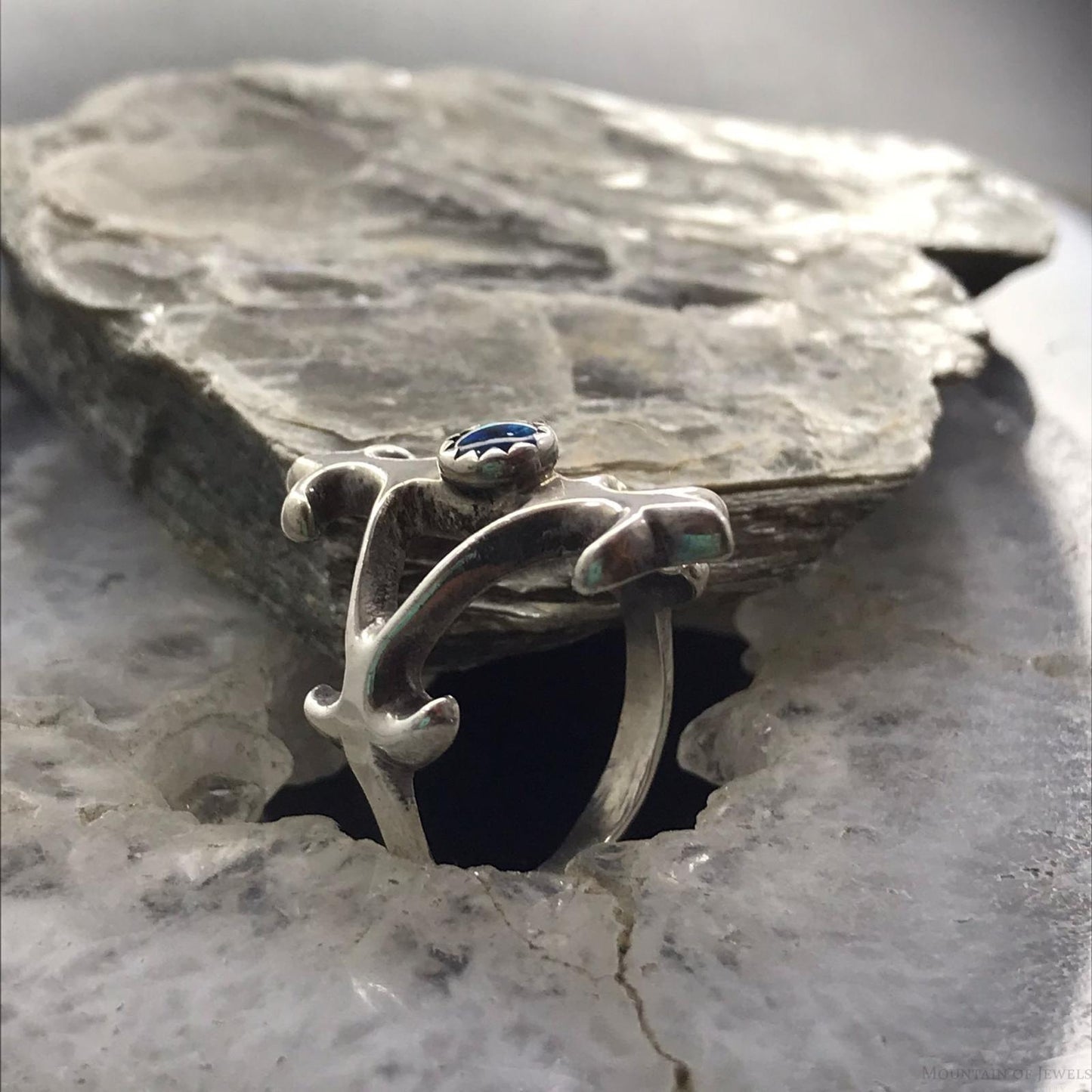 Vintage Silver Paua Dot Fleur-de-lis Ring Size 7.5 For Women
