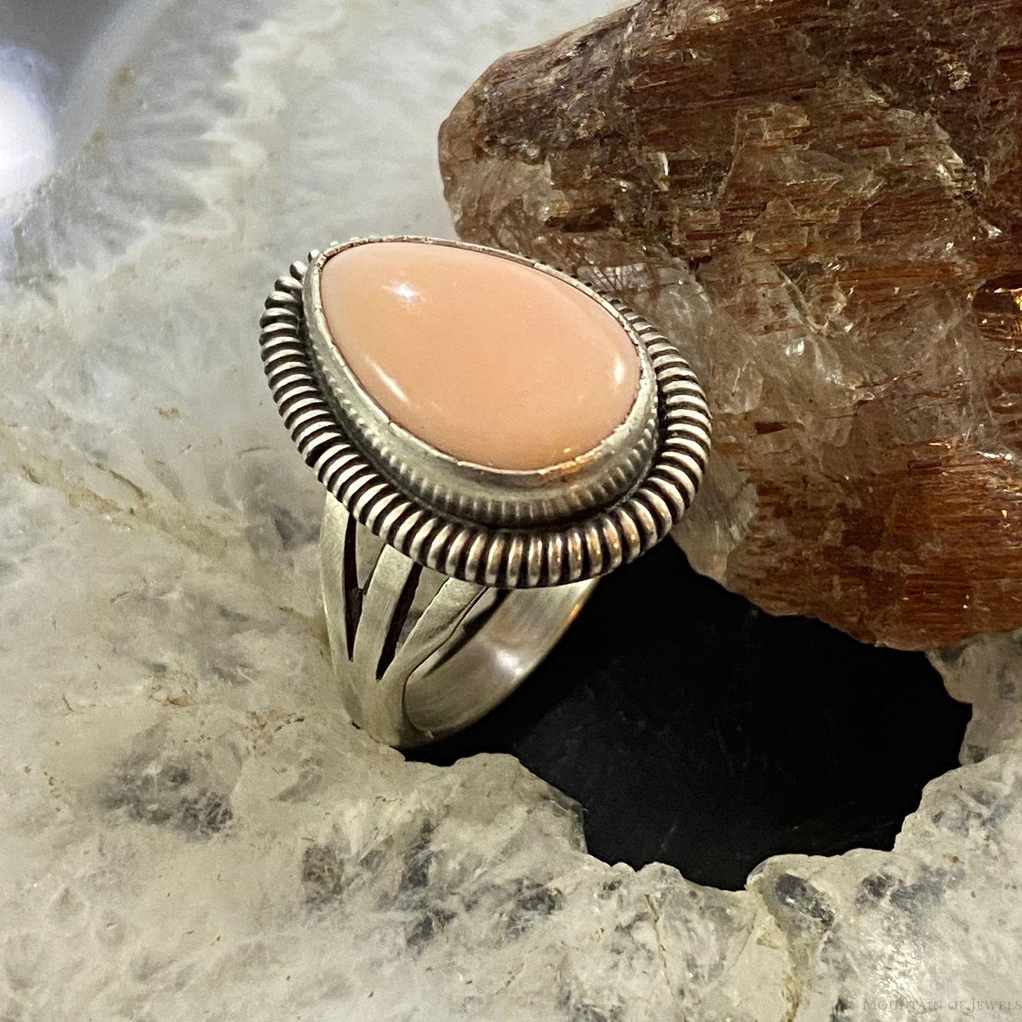 Native American Sterling Silver Teardrop Pink Conch Shell Ring Size 6.25