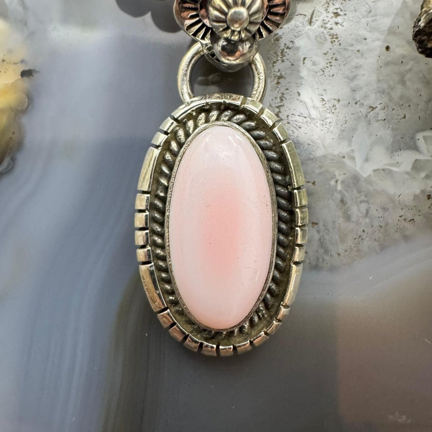 Native American Sterling Silver Oval Pink Conch Decorated Pendant For Women
