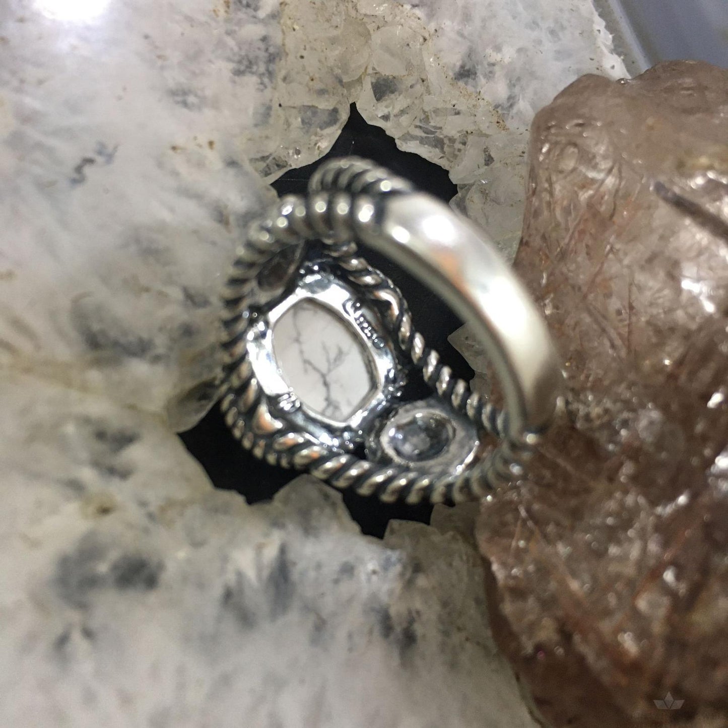 Carolyn Pollack Vintage Southwestern Style Sterling Silver Oval Howlite Decorated Ring For Women