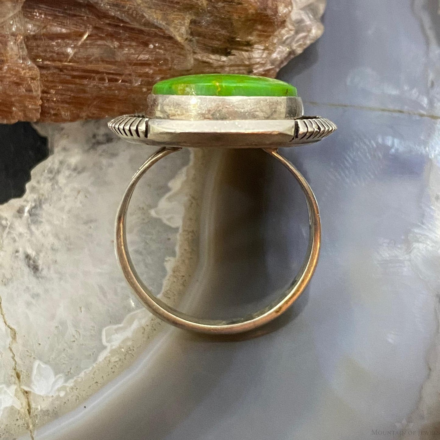 Vintage Native American Sterling Oval Gaspeite Decorated Unisex Ring Size 11.75