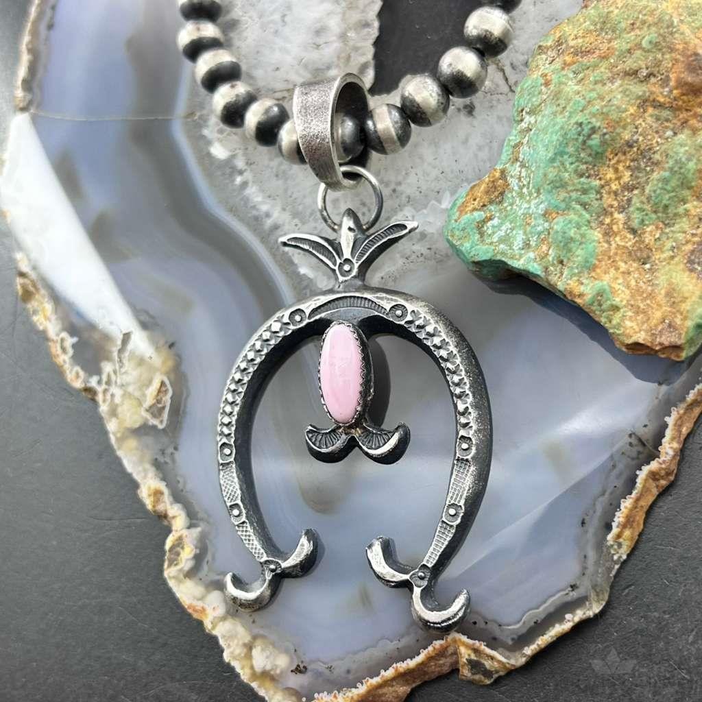 Eva & Linberg Billah Native American Sterling Silver Pink Conch Naja Pendant For Women