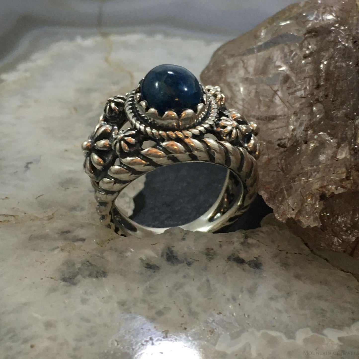 Carolyn Pollack Vintage Southwestern Style Sterling Silver Oval Apatite Decorated Ring For Women