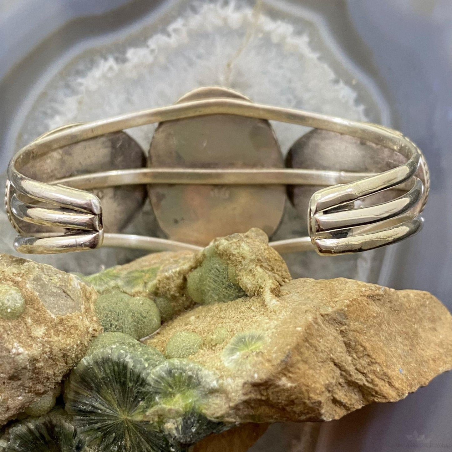 Vintage Native American Silver 3 Oval Onyx Stone Split Shank Bracelet For Women