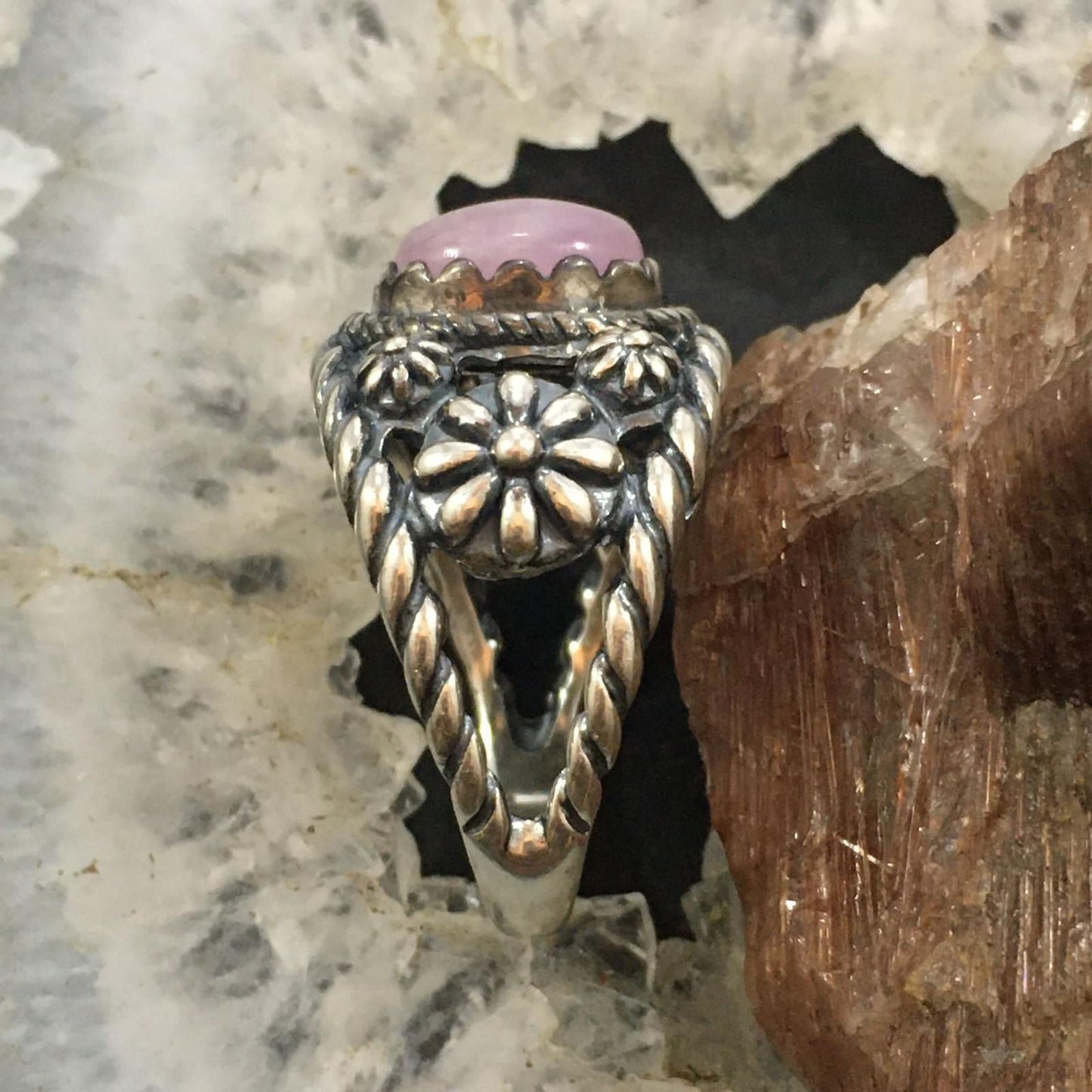 Carolyn Pollack Vintage Southwestern Style Sterling Silver Oval Kunzite Decorated Ring For Women