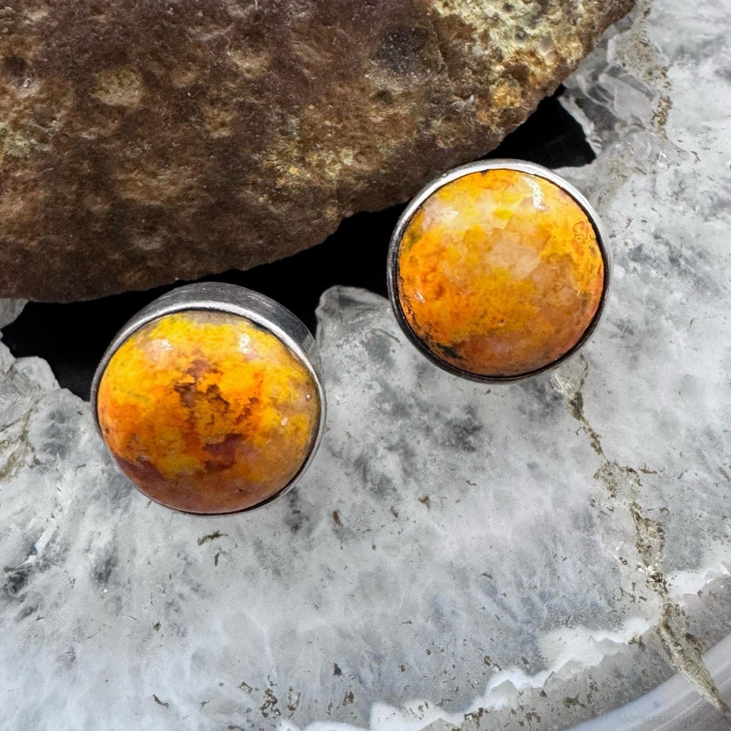 Sterling Silver Southwestern Style Spiny Oyster Rounded Stud Earrings For Women