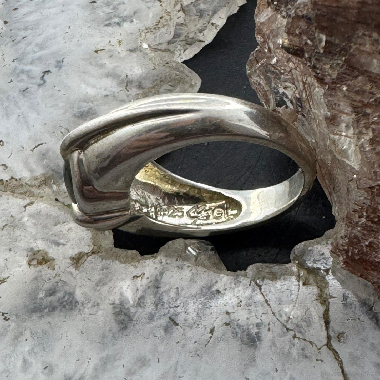 Carolyn Pollack Sterling Silver Oval Horizontal Peridot Decorated Shank Ring For Women