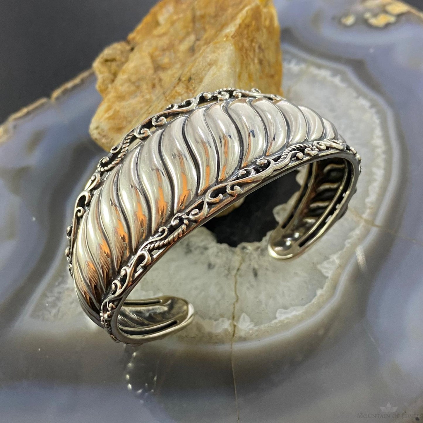 Carolyn Pollack Vintage Southwestern Style Sterling Silver Decorated Bracelet