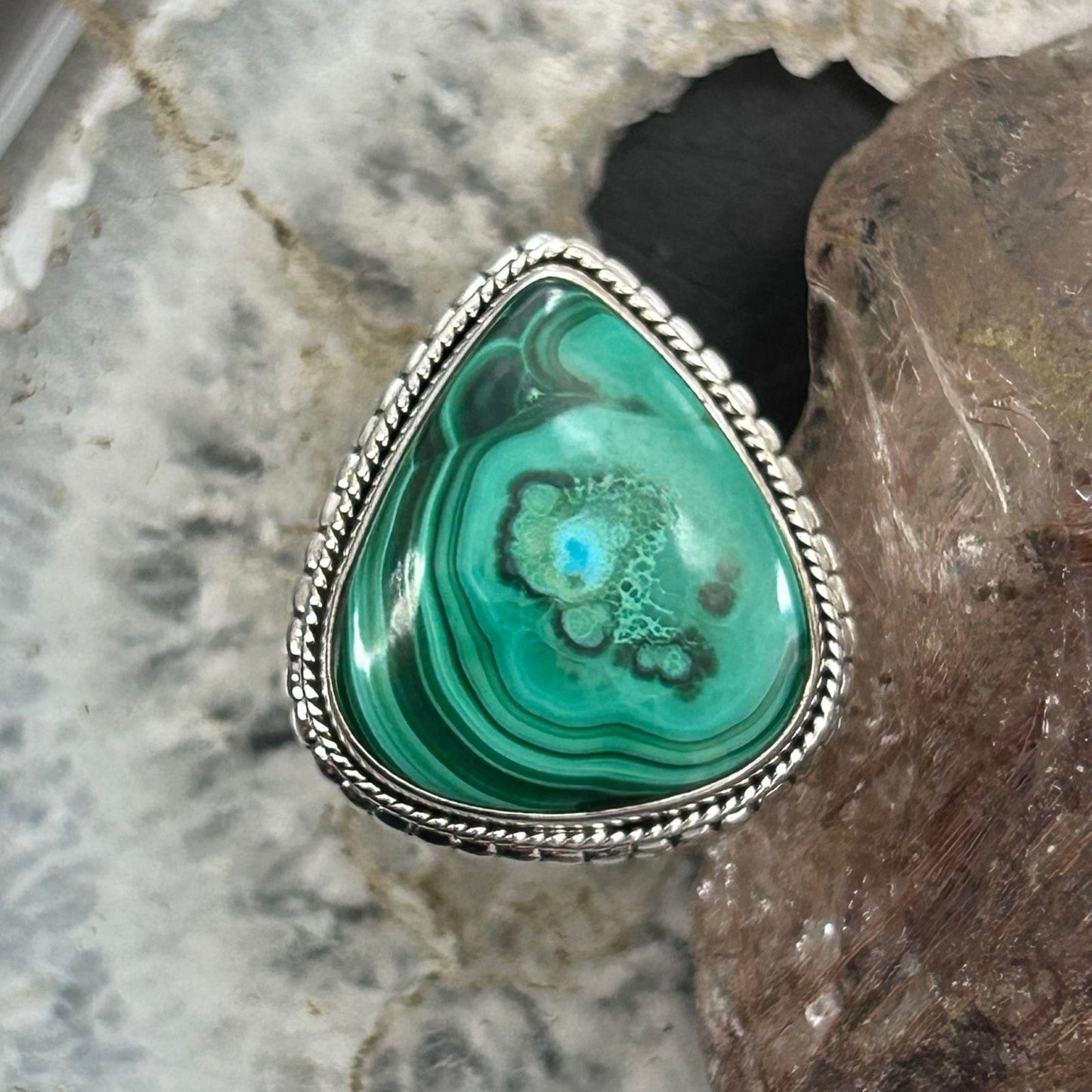 Sterling Silver Southwestern Style Wide Teardrop Malachite Ring Size 8 For Women
