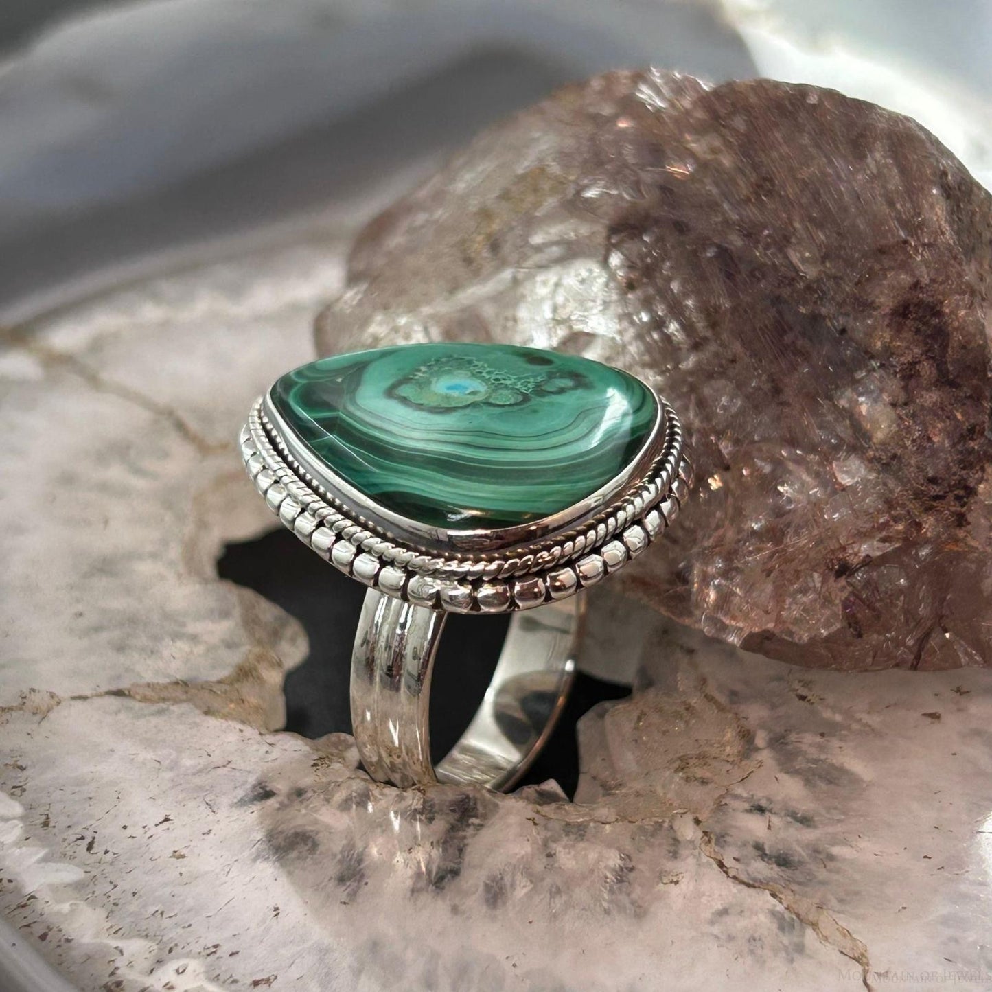 Sterling Silver Southwestern Style Wide Teardrop Malachite Ring Size 8 For Women