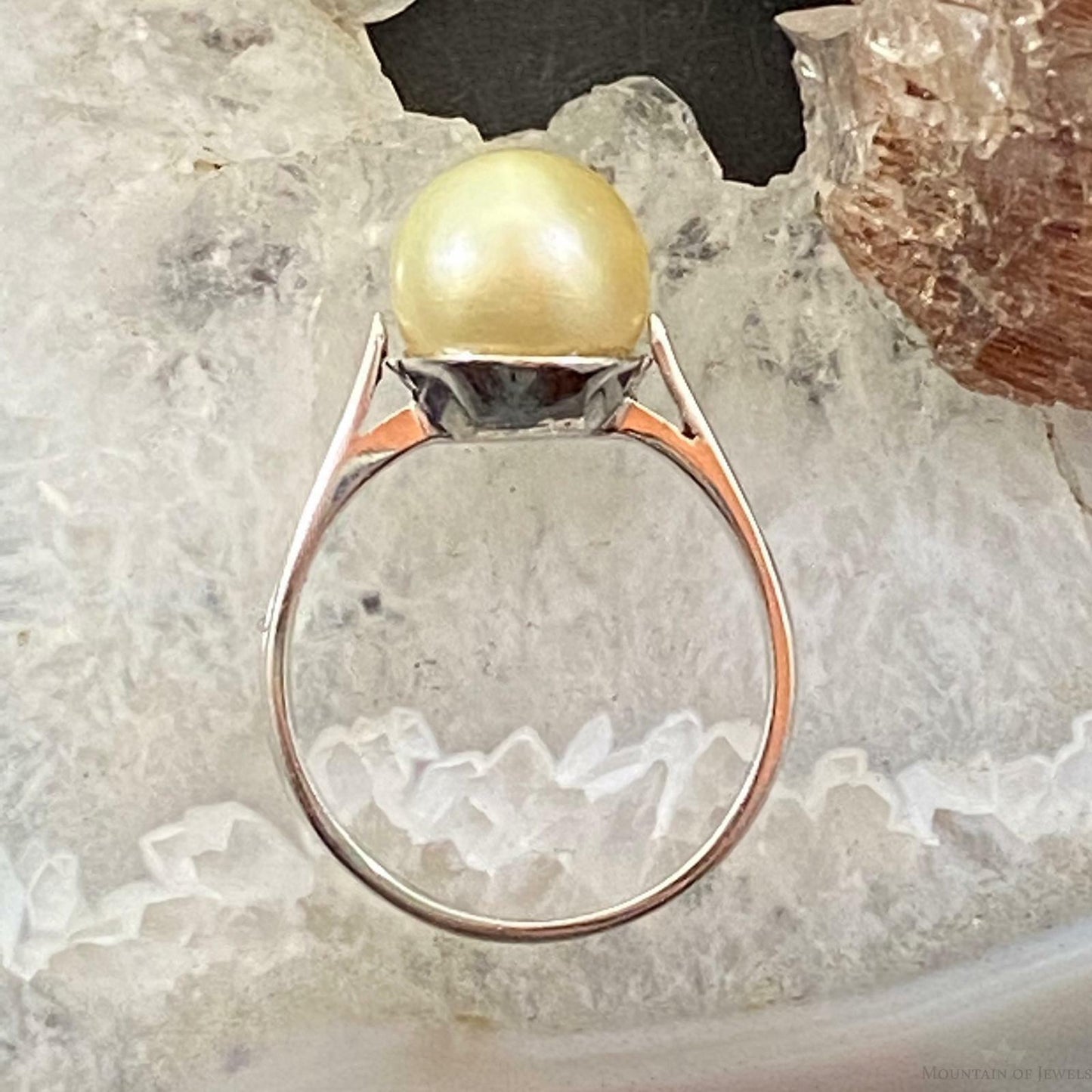 Vintage 14K White Gold with Off White Pearl Ring Size 6.5 For Women
