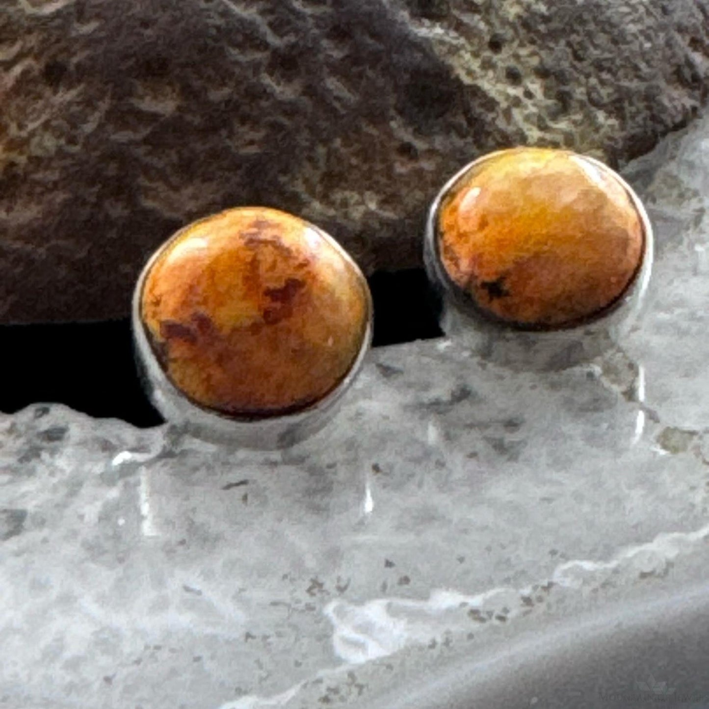 Sterling Silver Southwestern Style Spiny Oyster Rounded Stud Earrings For Women