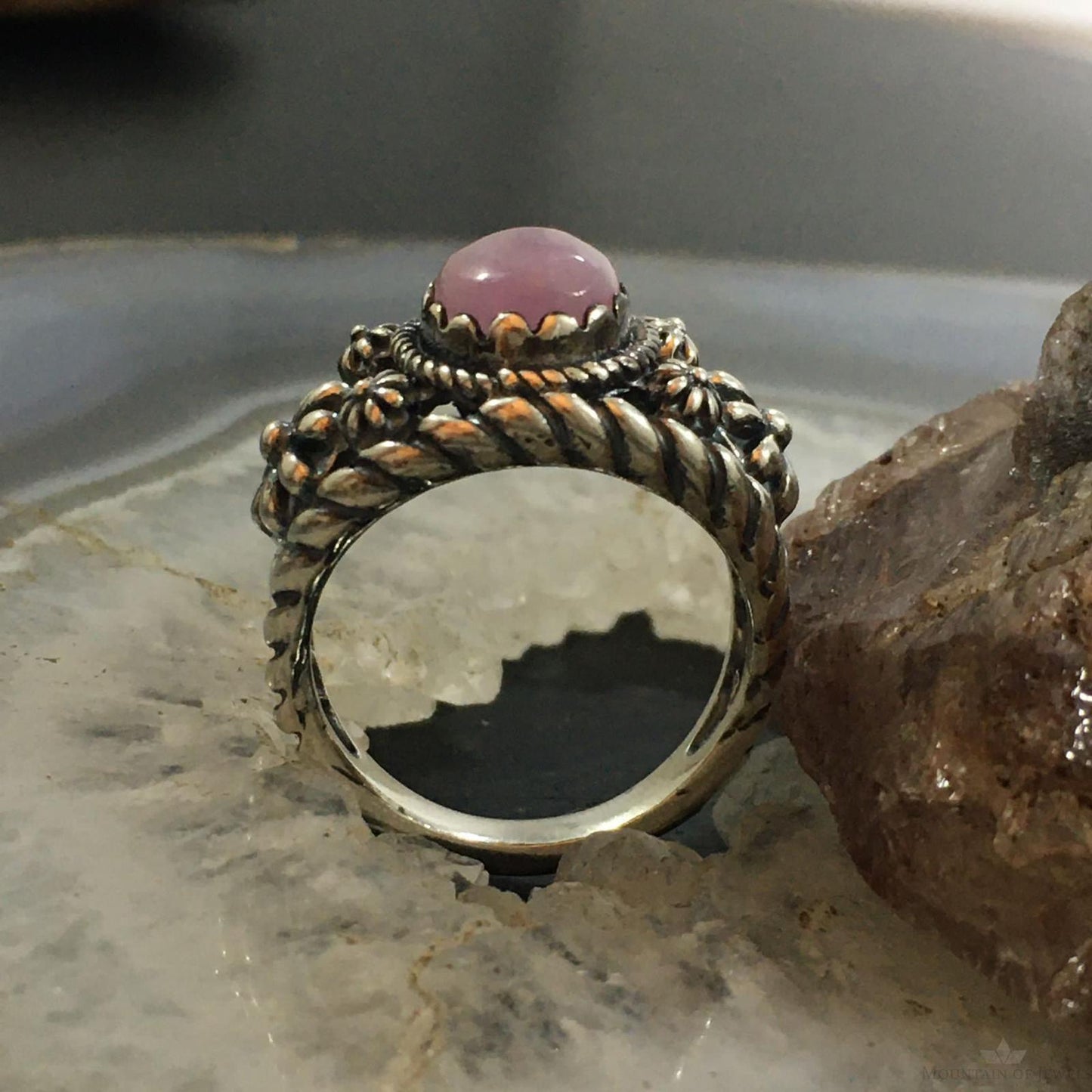 Carolyn Pollack Vintage Southwestern Style Sterling Silver Oval Kunzite Decorated Ring For Women