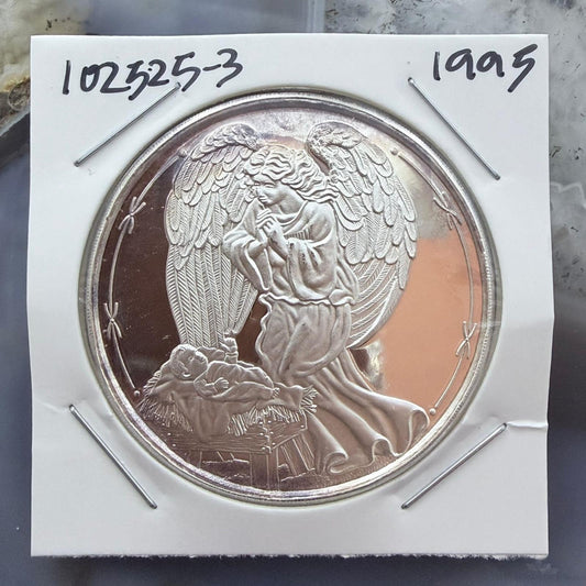 Vintage US 1995 One Troy Ounce .999 Fine Silver Holiday Theme #102525-3HXPE