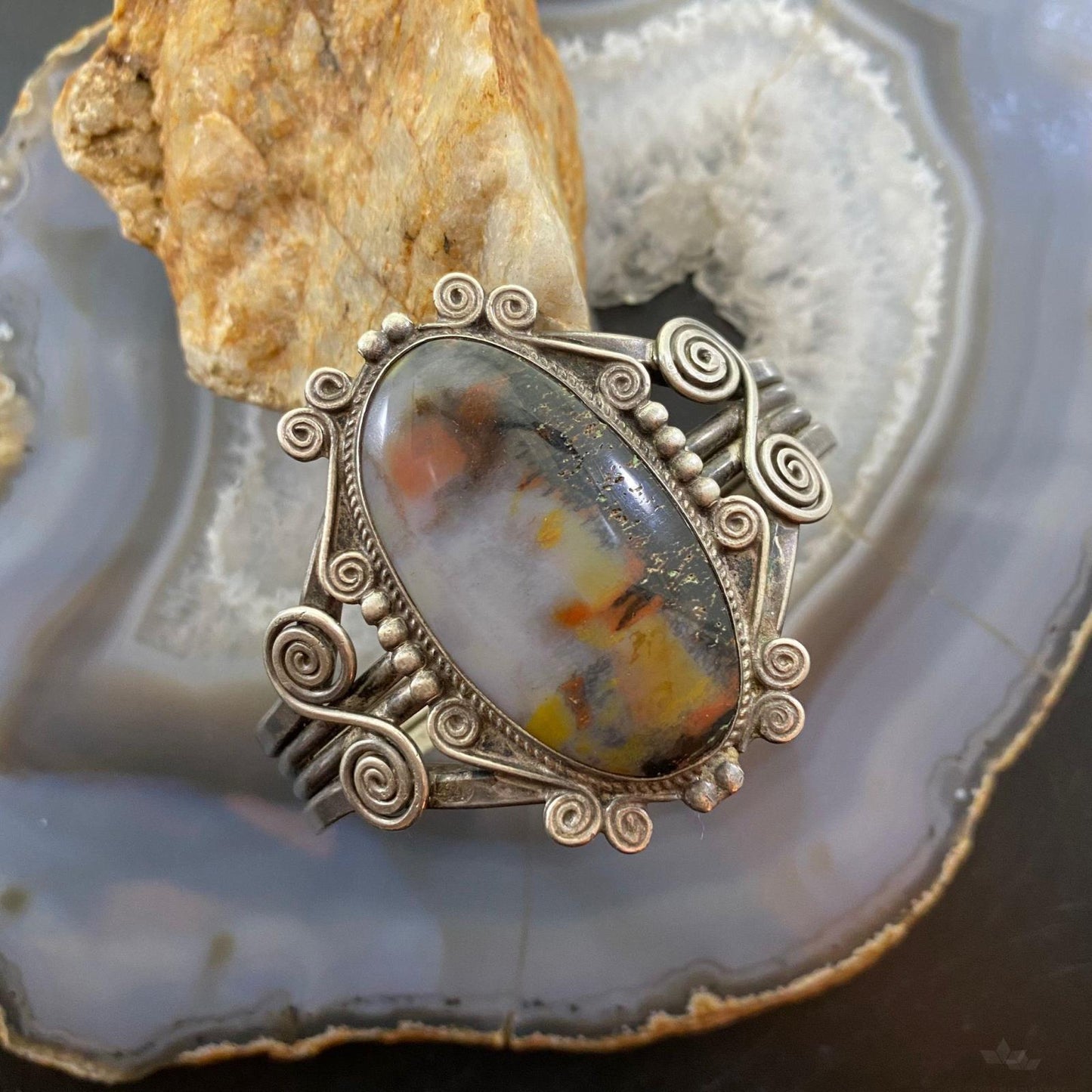Native American Silver Oval Agate Decorated Heavy Gauge Cuff Bracelet For Women