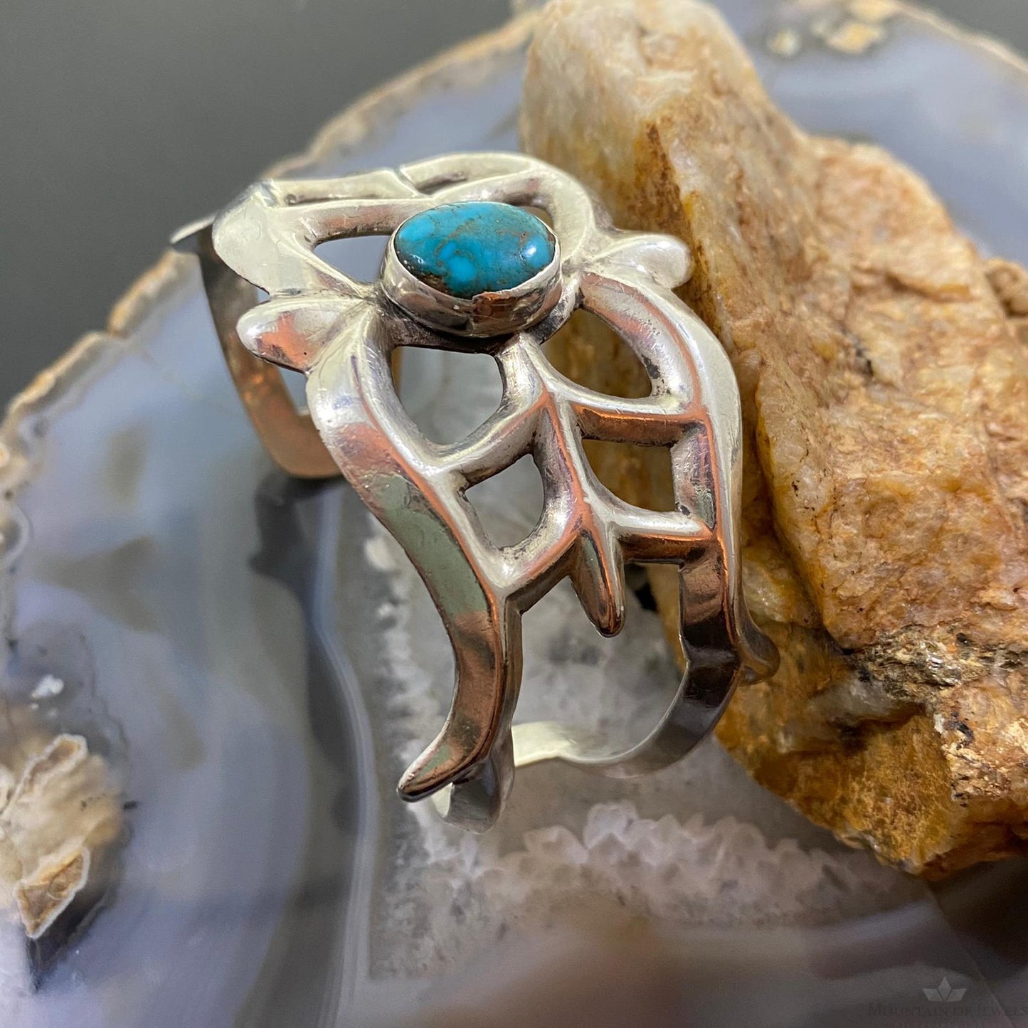 Vintage Native American Silver Oval Bisbee Turquoise Sandcast Bracelet
