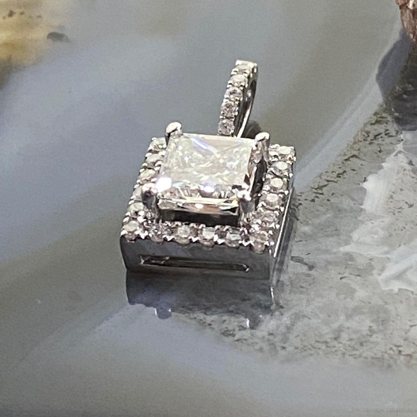 14K Yellow Gold Halo Style 1.01ctw Diamond Pendant For Women