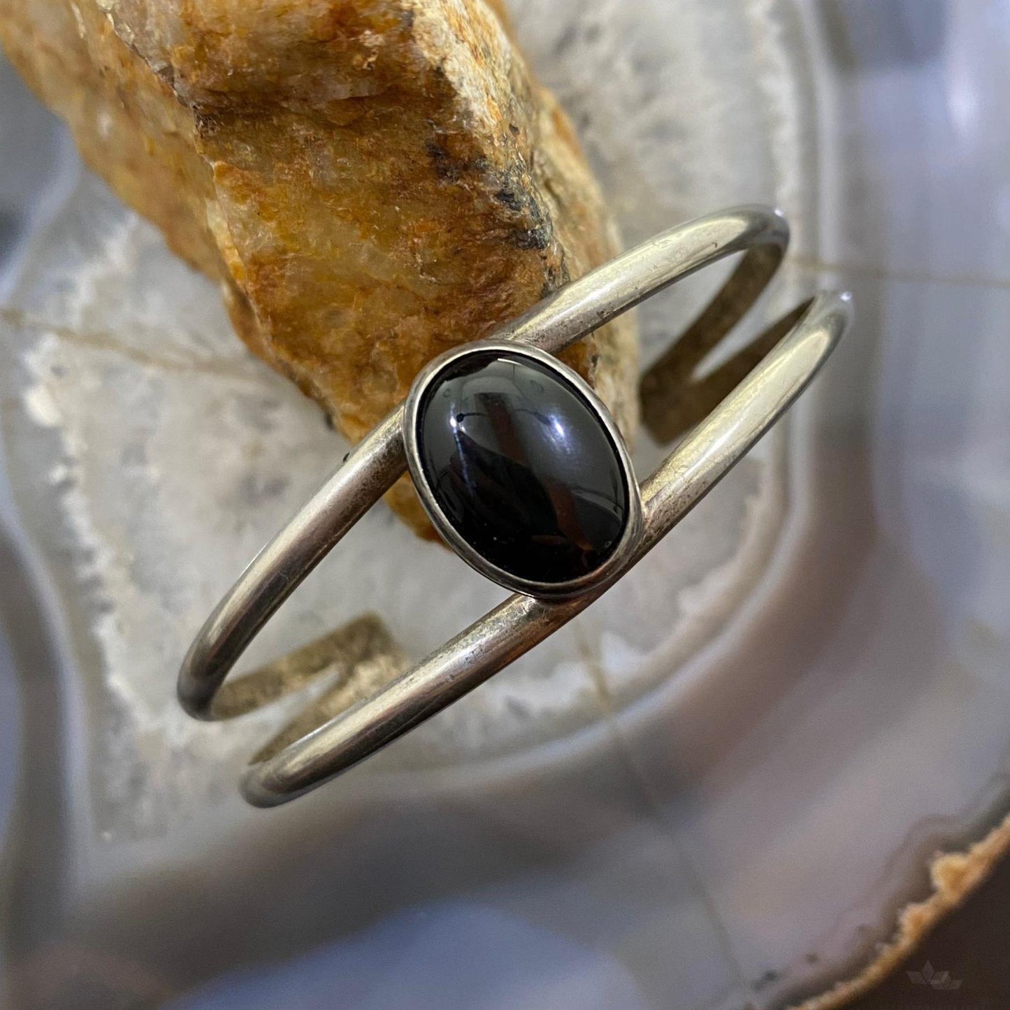 Signed Vintage Native American Sterling Oval Onyx Split Shank Bracelet For Women