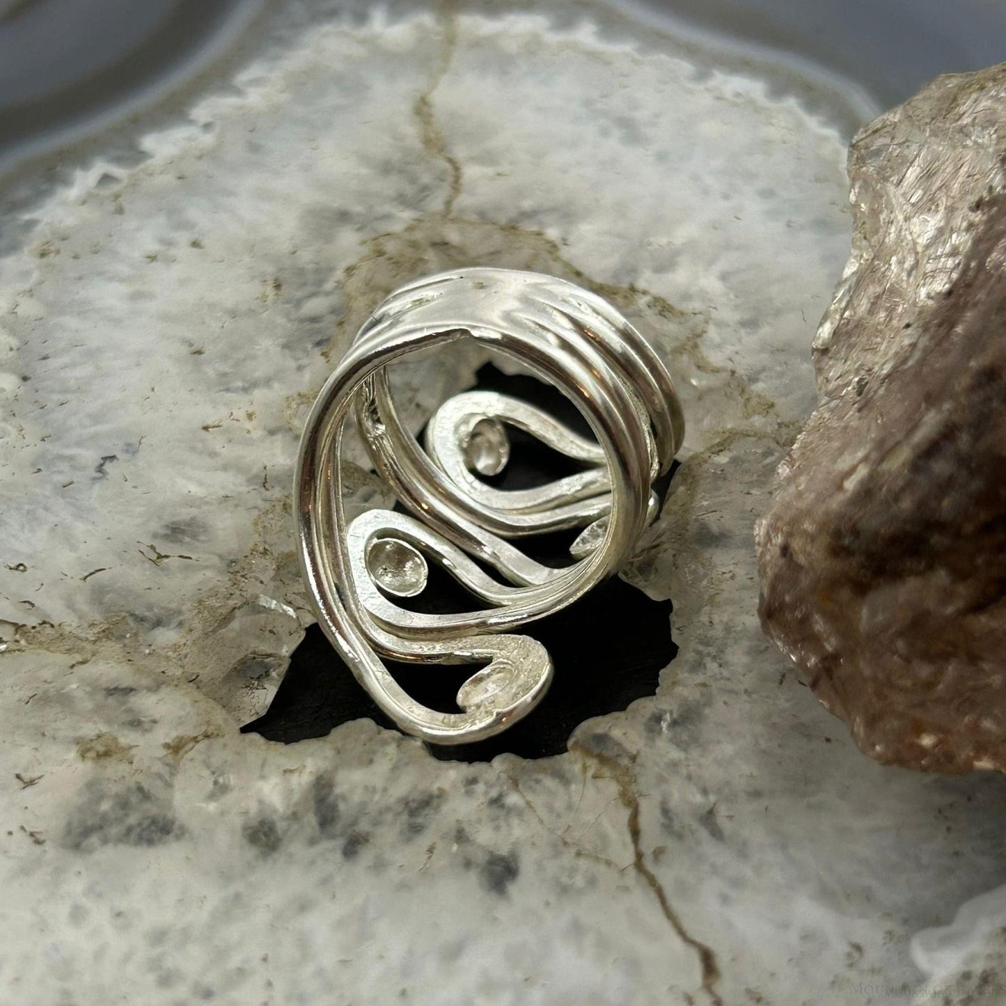Sterling Silver Modern Swirl Looped Band Fashion Ring For Women, Taxco Mexico