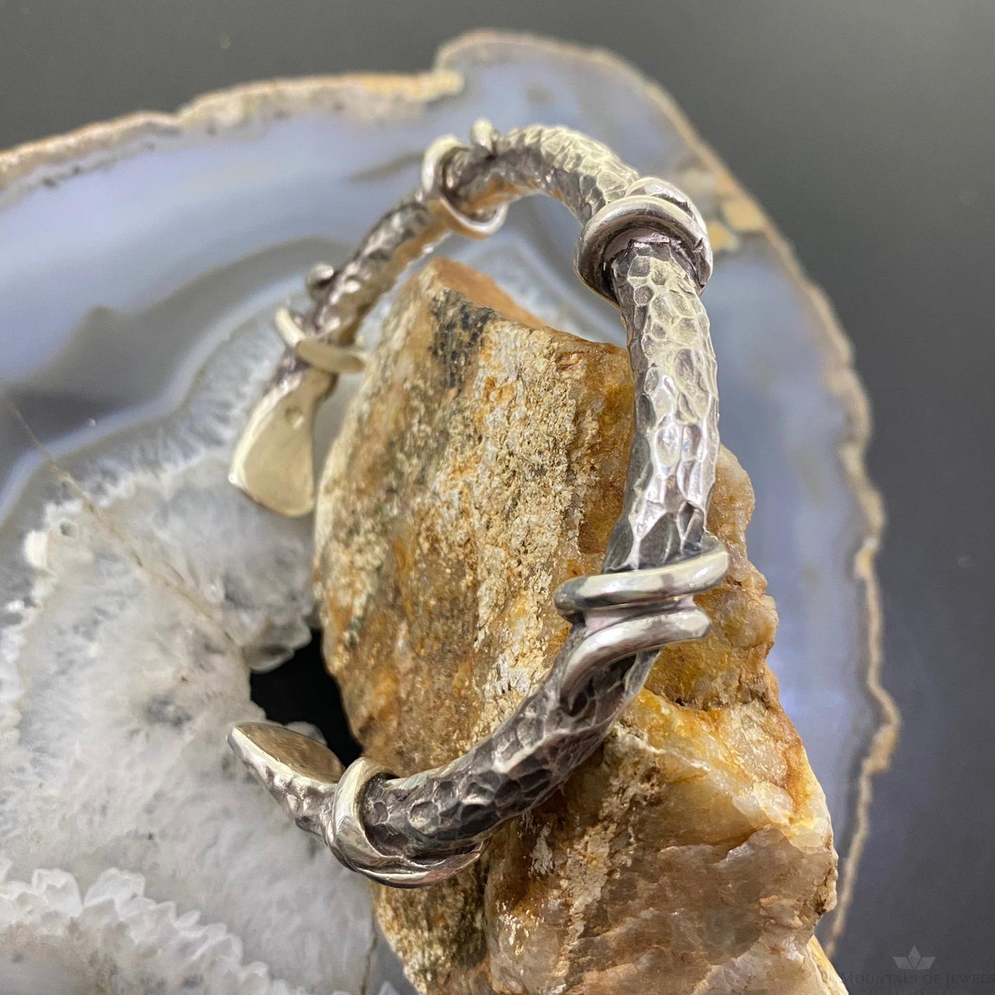 Vintage Native American Silver Unique Hammered Rounded Solid Unisex Bracelet