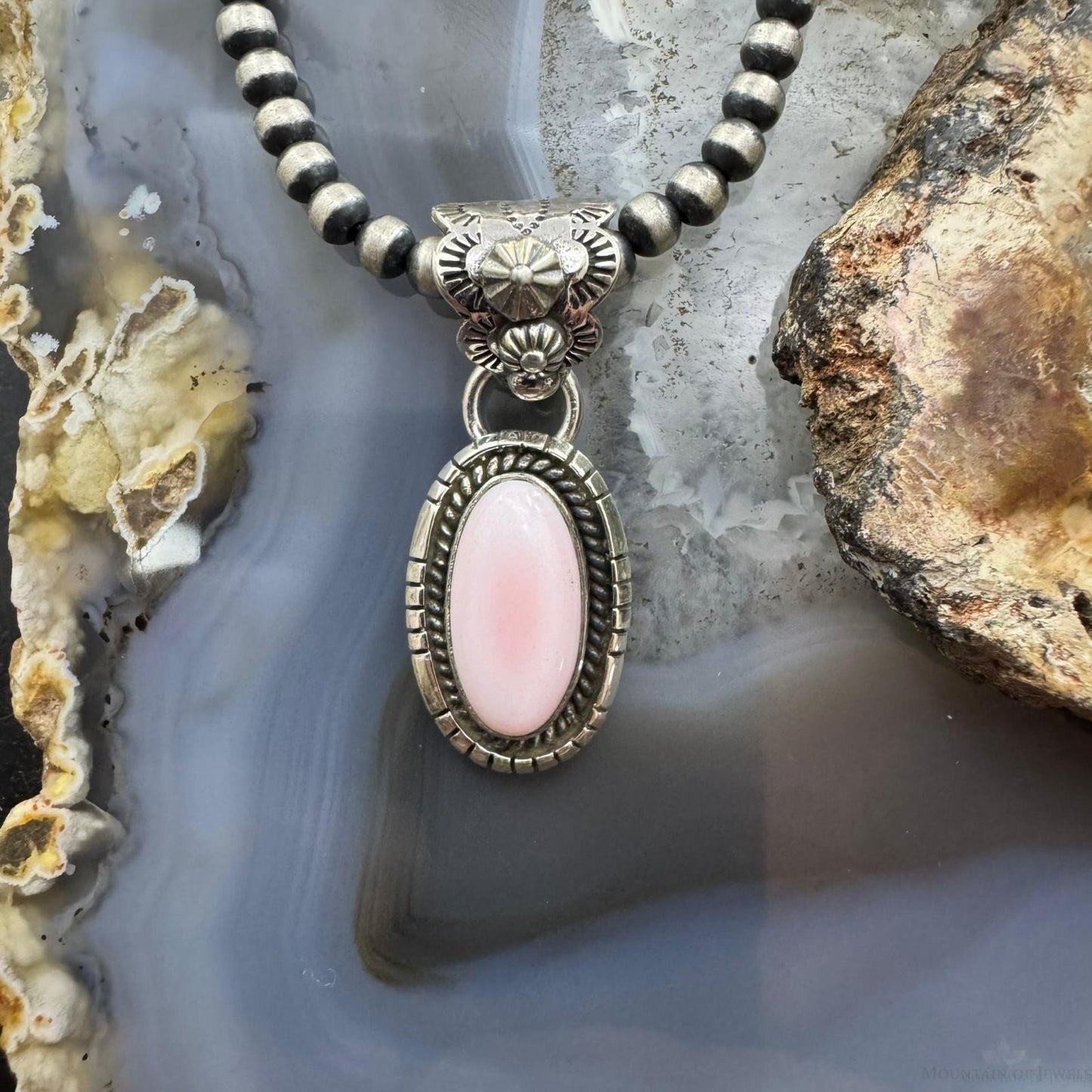 Native American Sterling Silver Oval Pink Conch Decorated Pendant For Women